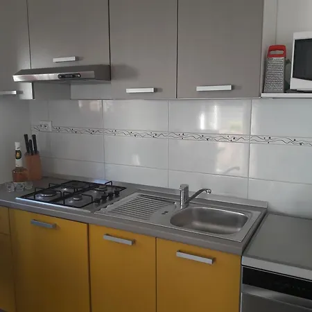 Apartment Apartman Hana